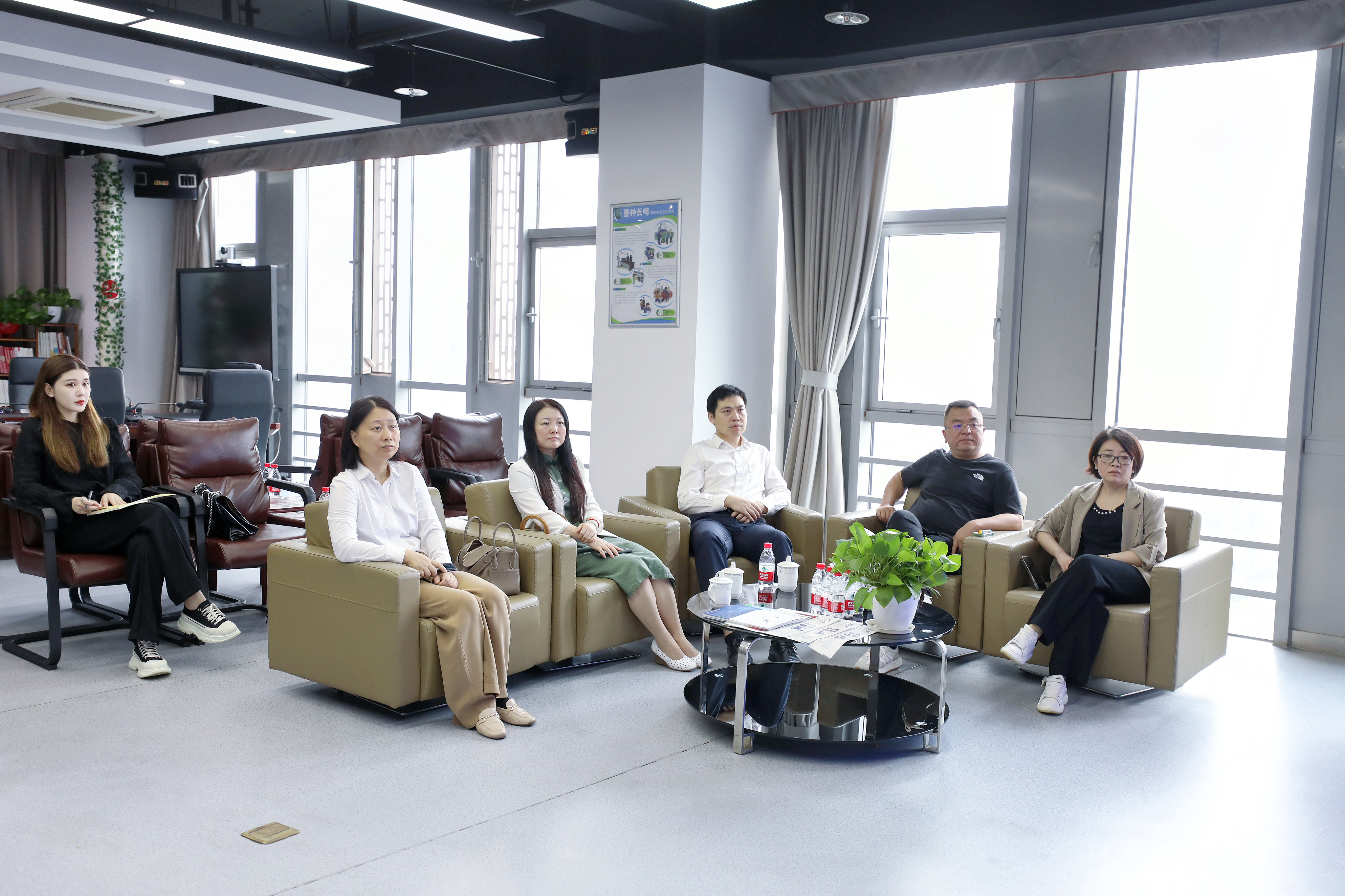 新立讯一科技改变未来